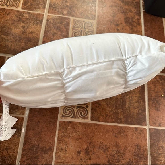 Small white throw pillow - Picture 6 of 10